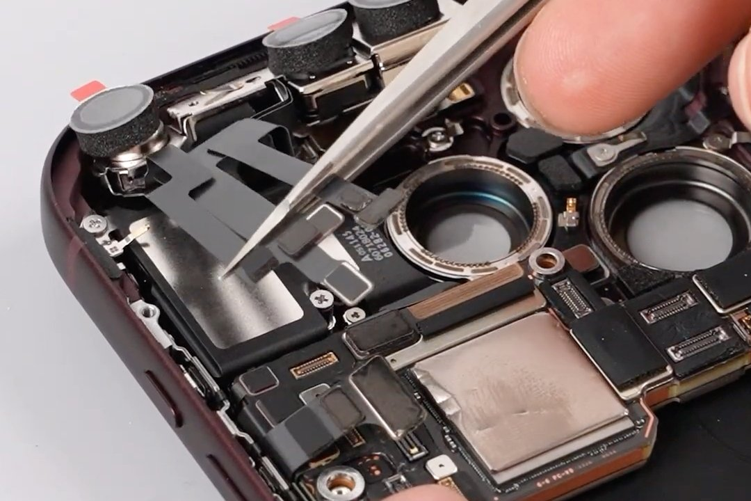 iPhone 18 Pro vừa bị ‘mổ bụng’, hé lộ bí mật Apple giấu kín bên trong