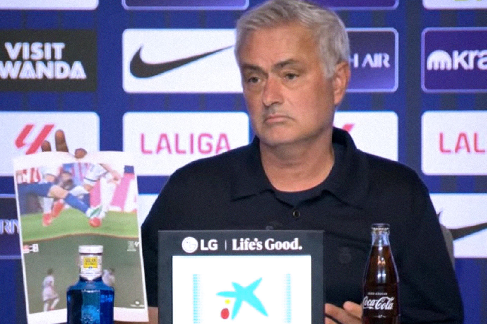 Mourinho Atletico Real Madrid trong tai.jpg