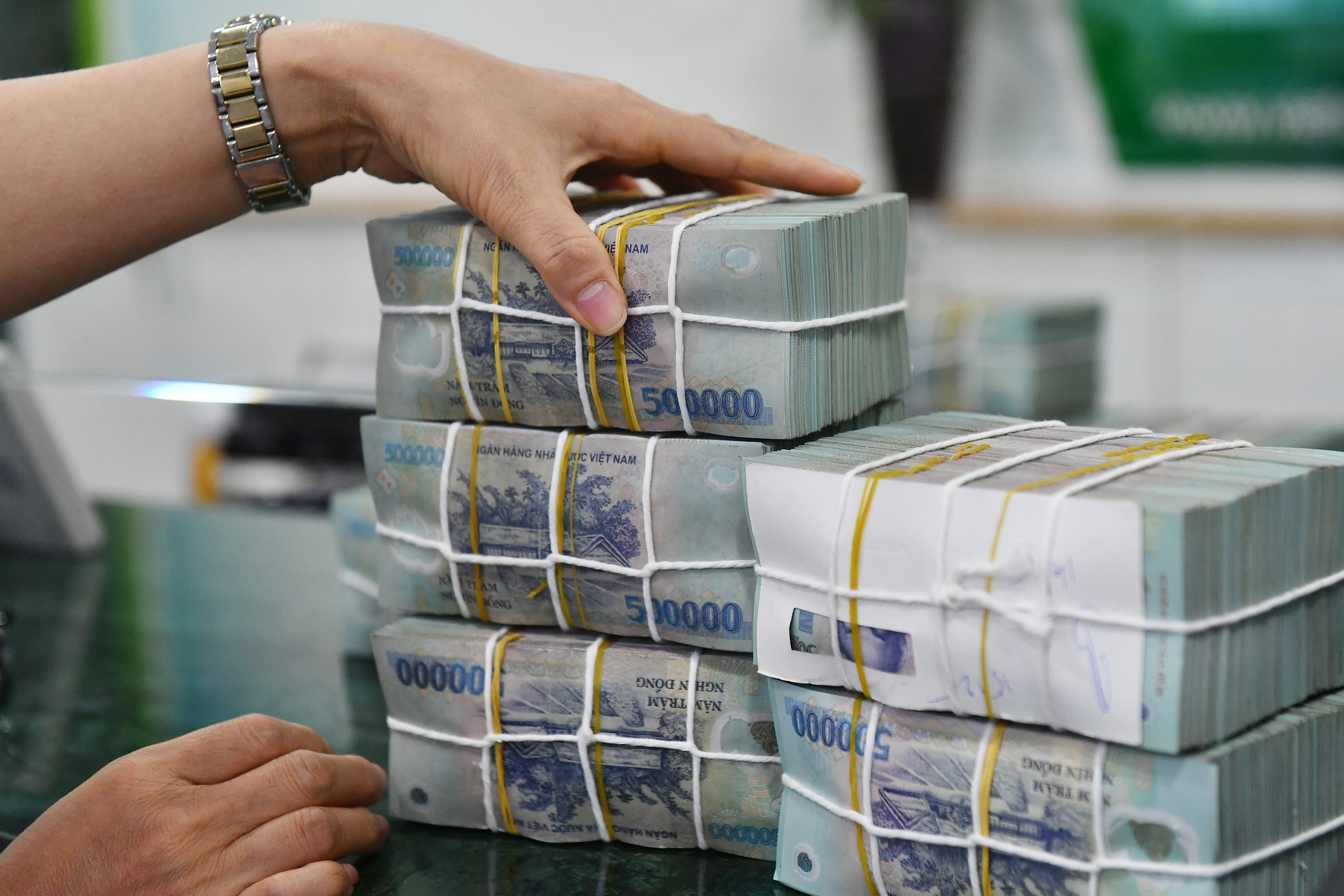 Lãi suất cho vay bình quân tăng mạnh: Có ngân hàng lên hơn 11%/năm