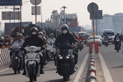 TPHCM đổi phân làn cầu Bình Lợi, xe máy vẫn lấn làn ô tô