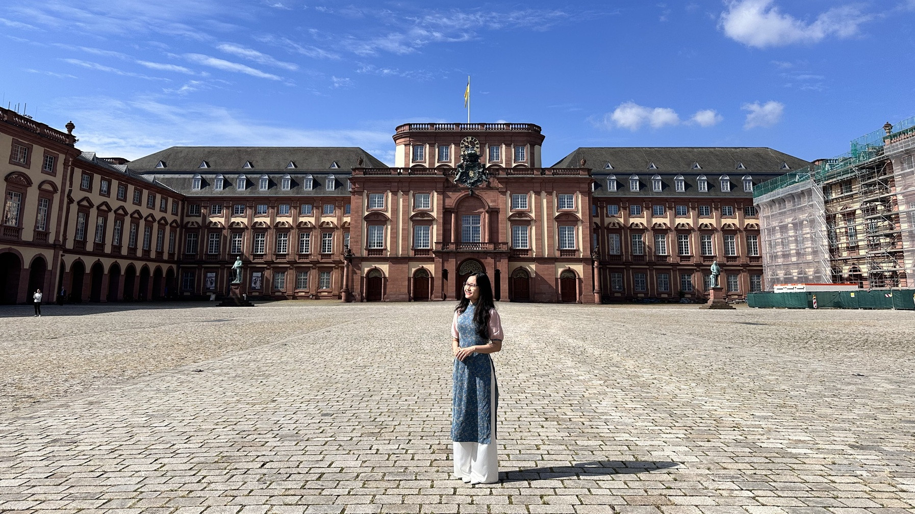 Ảnh đi trao đổi ở Mannheim, Đức (1).jpg