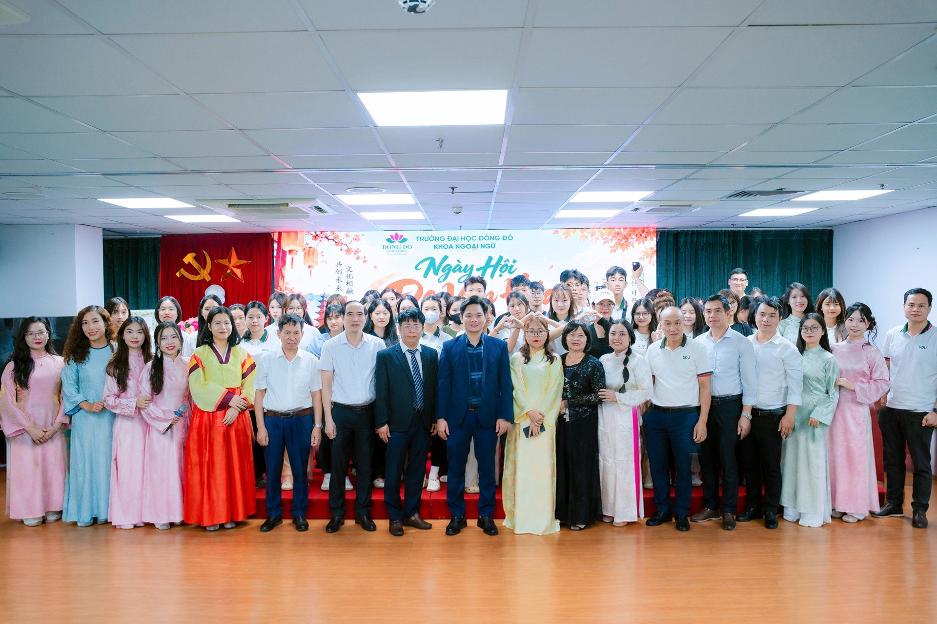 Trường ĐH Đông Đô đào tạo ngoại ngữ gắn với hội nhập và trải nghiệm đa văn hoá