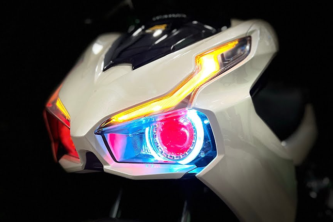 Độ đèn LED tăng sáng cho xe máy có an toàn và sợ bị phạt không?
