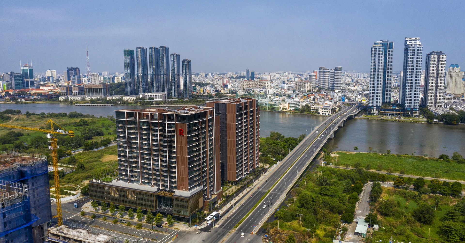 Dự án mới giá trăm triệu đồng/m2, chung cư cũ TPHCM xuất hiện nghịch lý