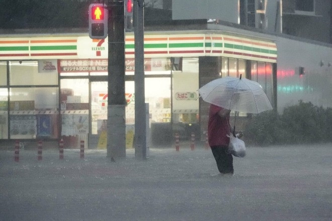 Nhật Bản sơ tán 1,6 triệu người vì ảnh hưởng của bão Dujuan