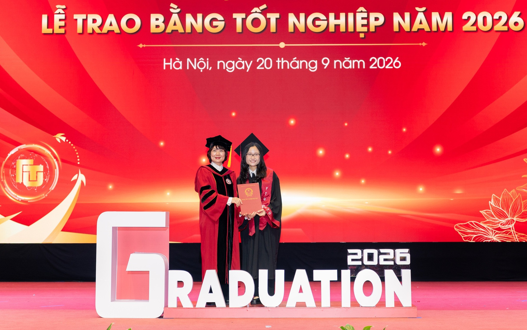 thủ khoa Nguyễn Thanh Bình ĐH Ngoại thương 2.jpeg