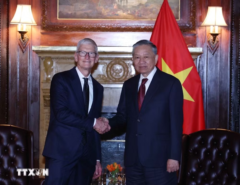 ttxvn-tong-bi-thu-chu-tich-nuoc-to-lam-tiep-pho-chu-tich-truong-quan-he-chinh-phu-toan-cau-cua-apple-9039966.jpg