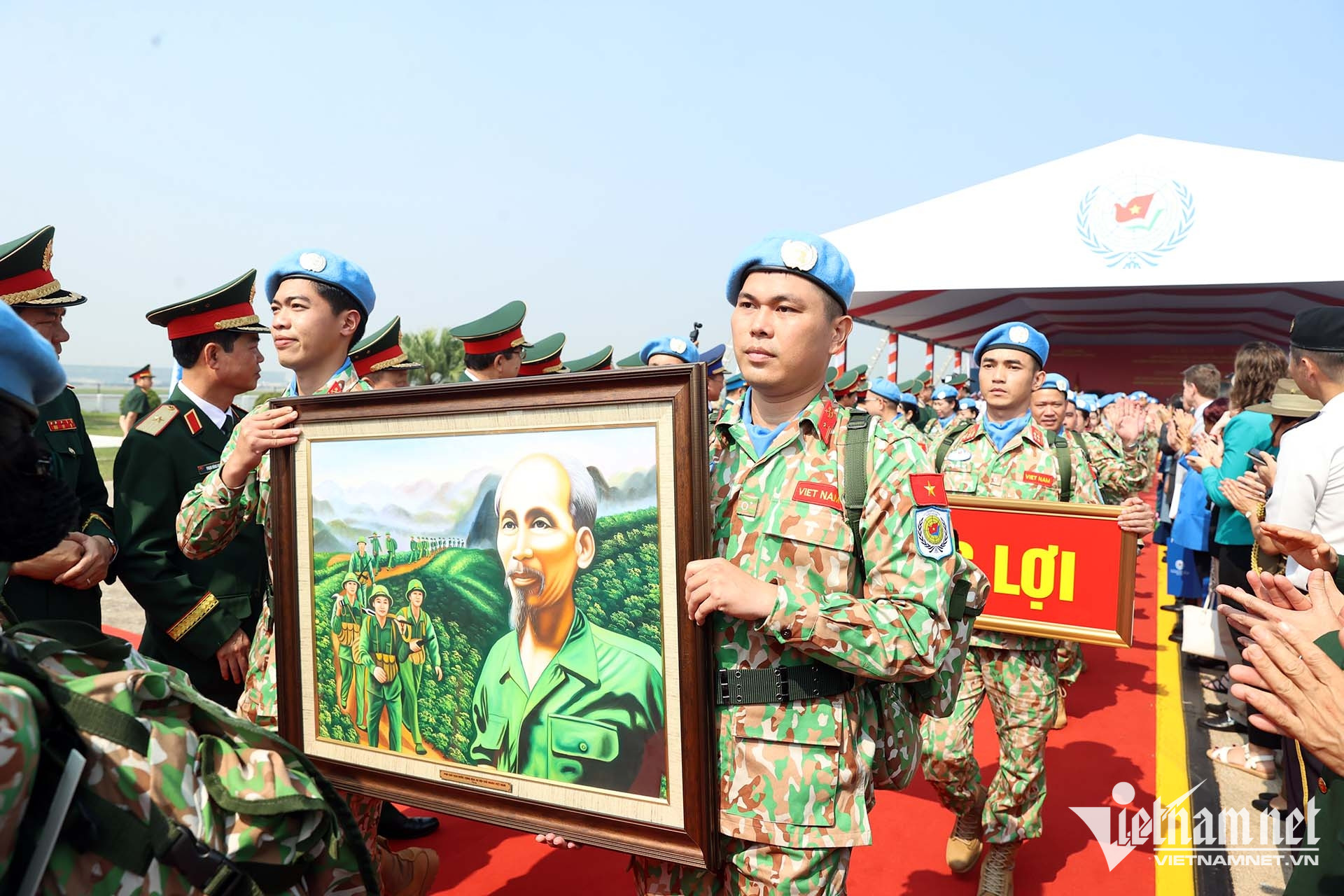 W-gìn giữ hòa bình.jpg