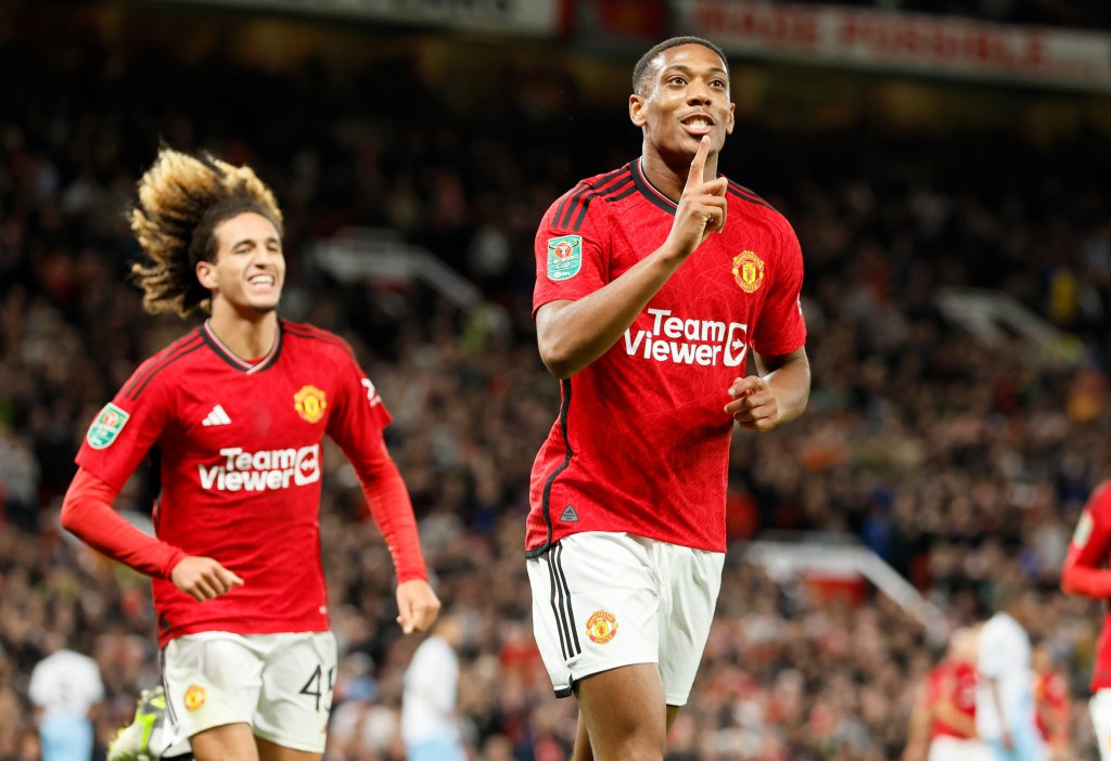www_thesun_co_uk anthony martial aek fc celebrates 966875342 (1).jpg