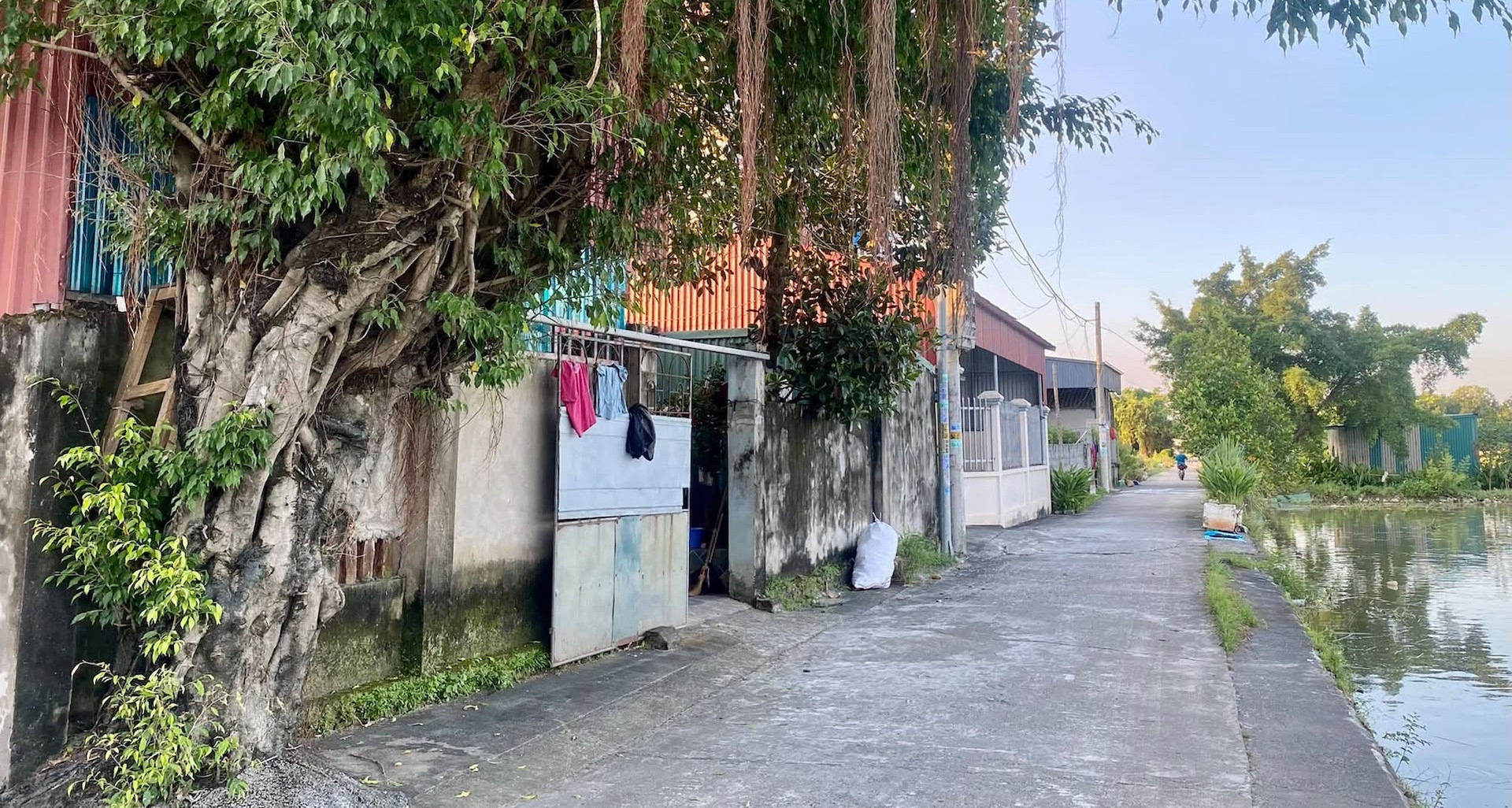 Đất vườn cha ông để lại, xây nhà từ 2018: Có phải phá nhà khi làm sổ đỏ?