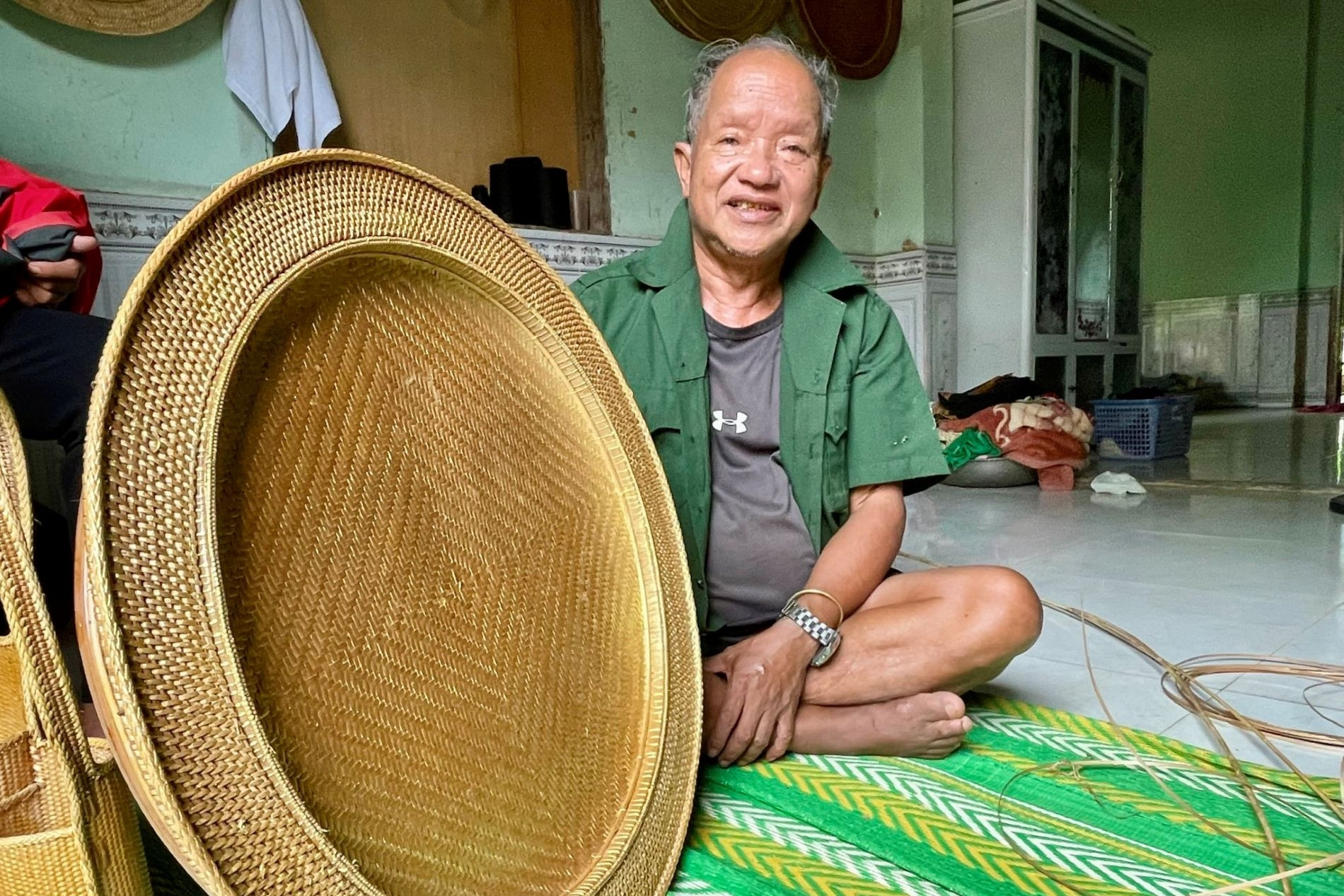 Nghệ nhân 84 tuổi giữ nghề đan lát của đồng bào Cơ Tu