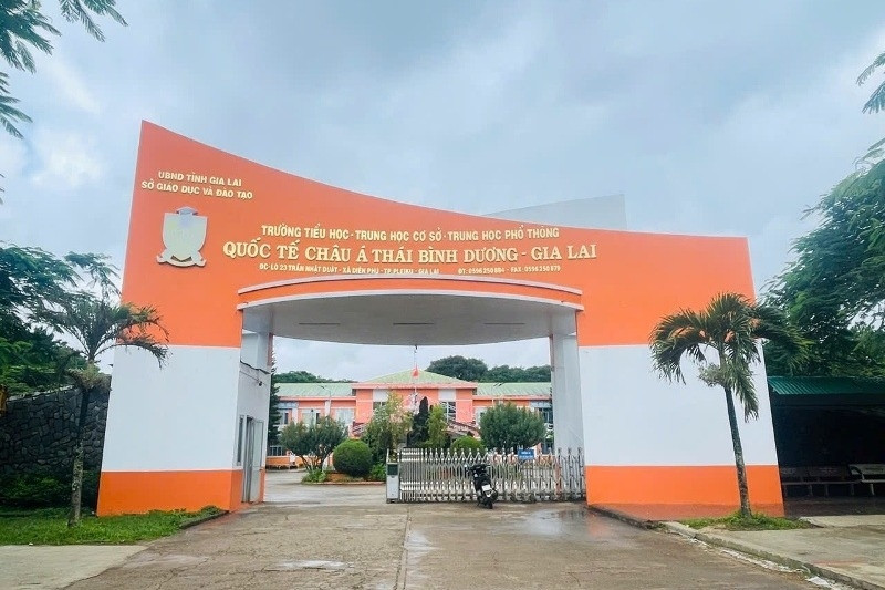 Phụ huynh phản ánh con phải chuyển trường sau một tuần nhập học, nhà trường nói gì?