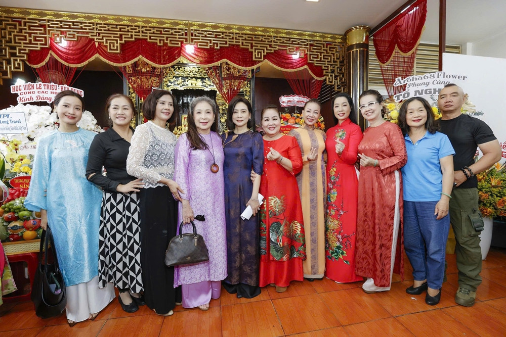 https://static-images.vnncdn.net/vps_images_publish/000001/000003/2026/9/23/trinh-kim-chi-003-3900.jpg