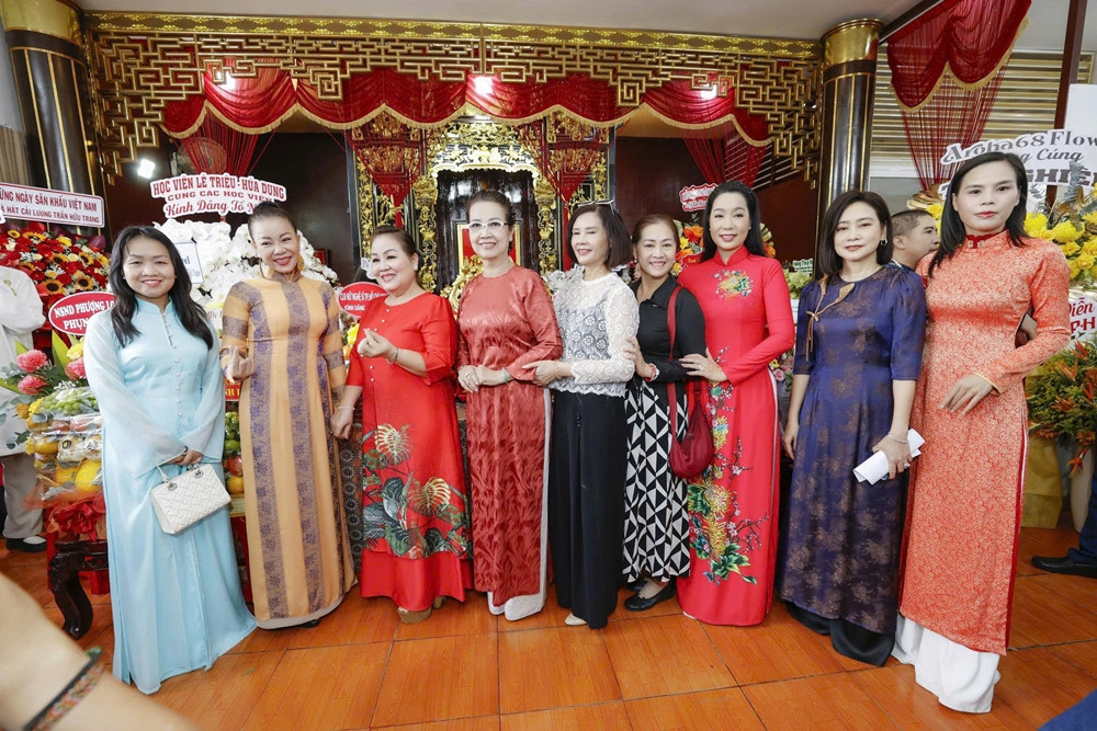https://static-images.vnncdn.net/vps_images_publish/000001/000003/2026/9/23/trinh-kim-chi-004-3899.jpg