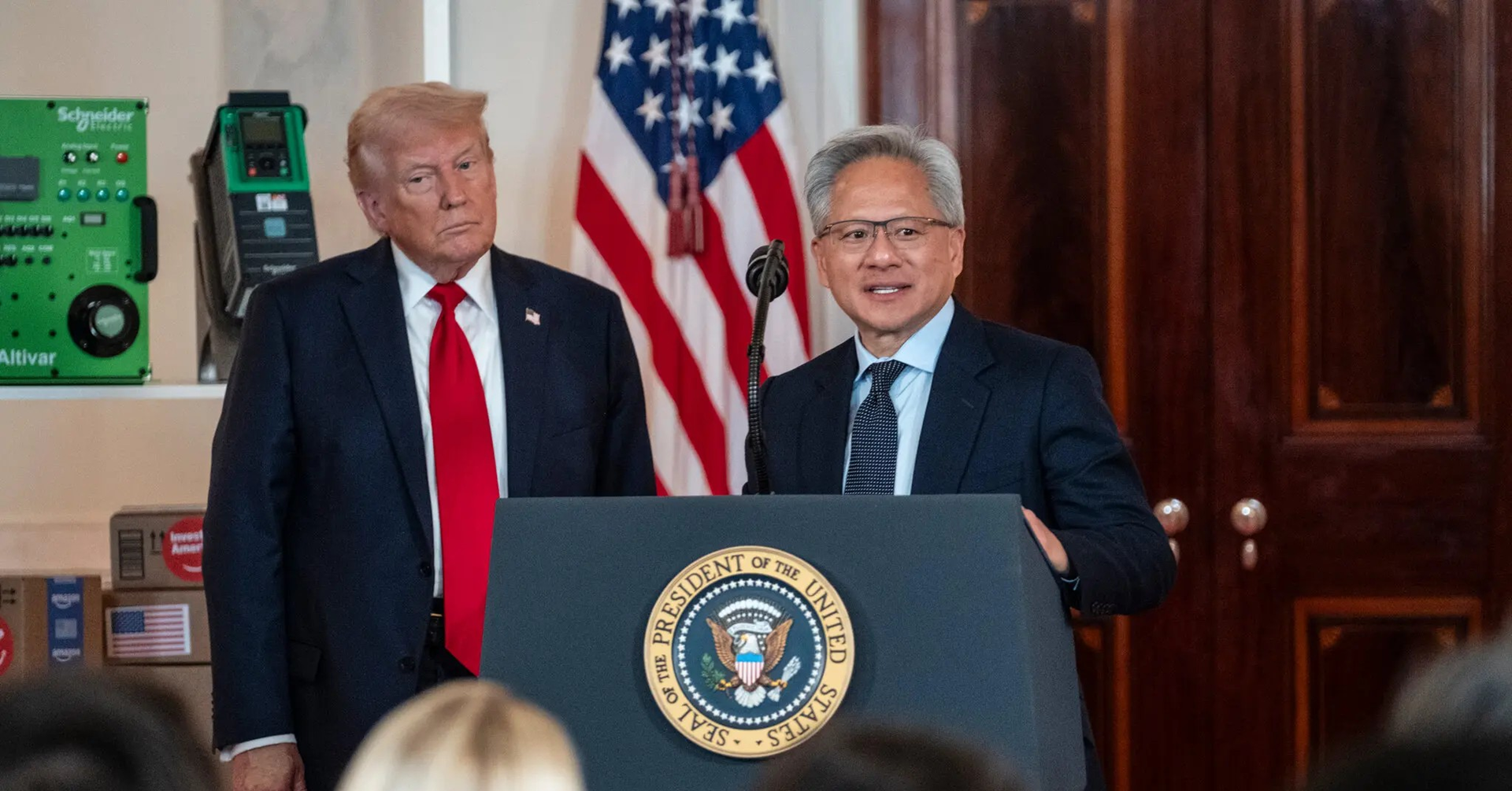 Tỷ phú bán dẫn bất ngờ trở thành đồng minh hàng đầu của Tổng thống Trump