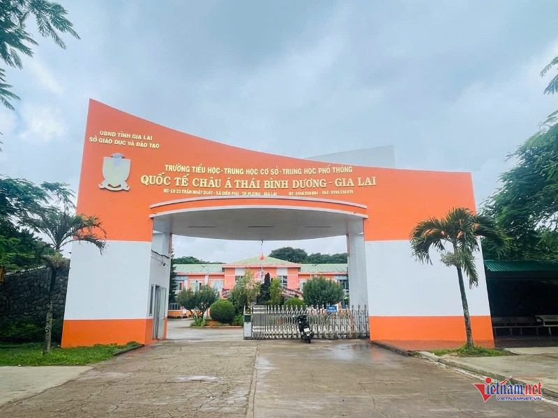 W-Buộc chuyển trường 3.jpg