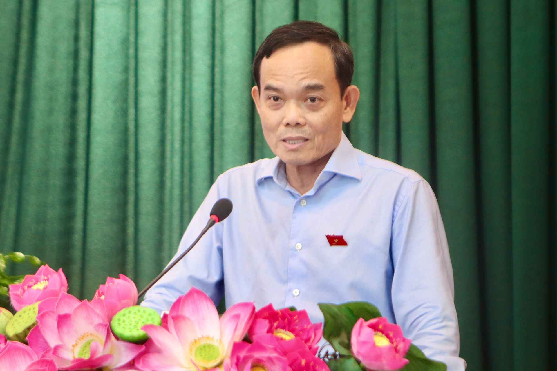 Bí thư Trần Lưu Quang: TPHCM không cấm xe xăng, ưu tiên giao thông công cộng