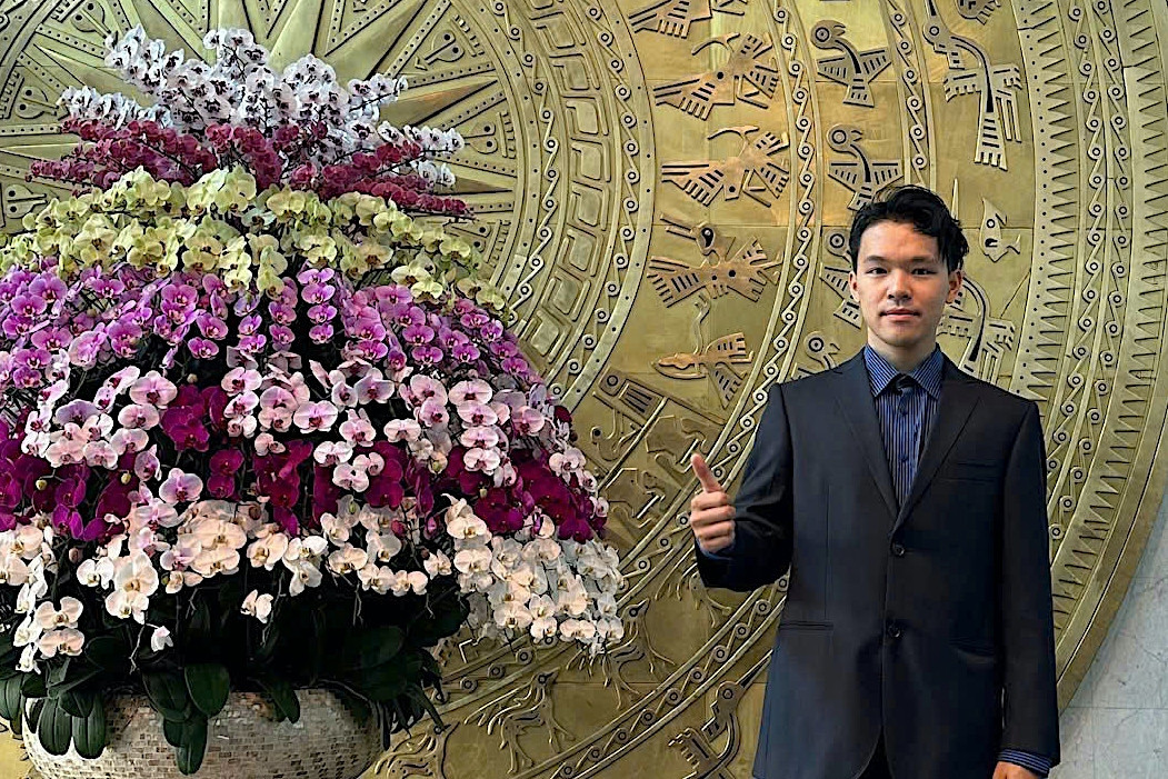 Chàng trai tốt nghiệp thạc sĩ ĐH Amsterdam nói tiếng Anh như gió đang làm ở VTV là ai?