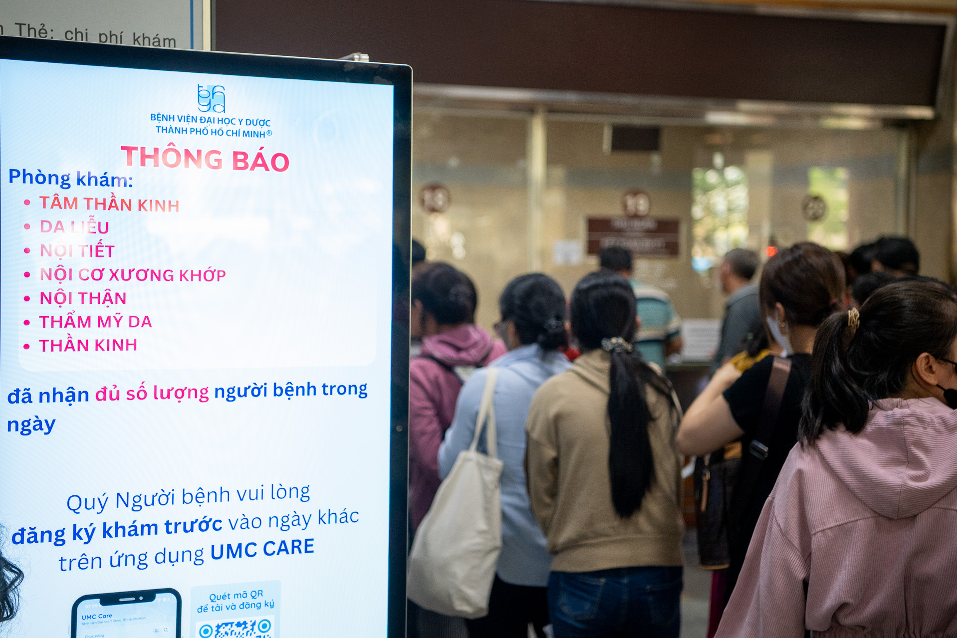 Ghi nhận bệnh viện đông đúc    Tuấn Hùng 96.jpg
