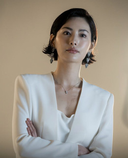 my nhan dep nhat the gioi co canh 19 khien son ye jin de chung mua nha 78 ty lien gap chuyen eo le k screenshot 6 09 19 at 23 51 39 1789836968 824 width780height961.jpg