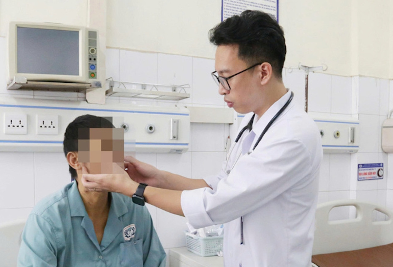 Người đàn ông suy gan cấp sau 1 tuần uống thuốc nam