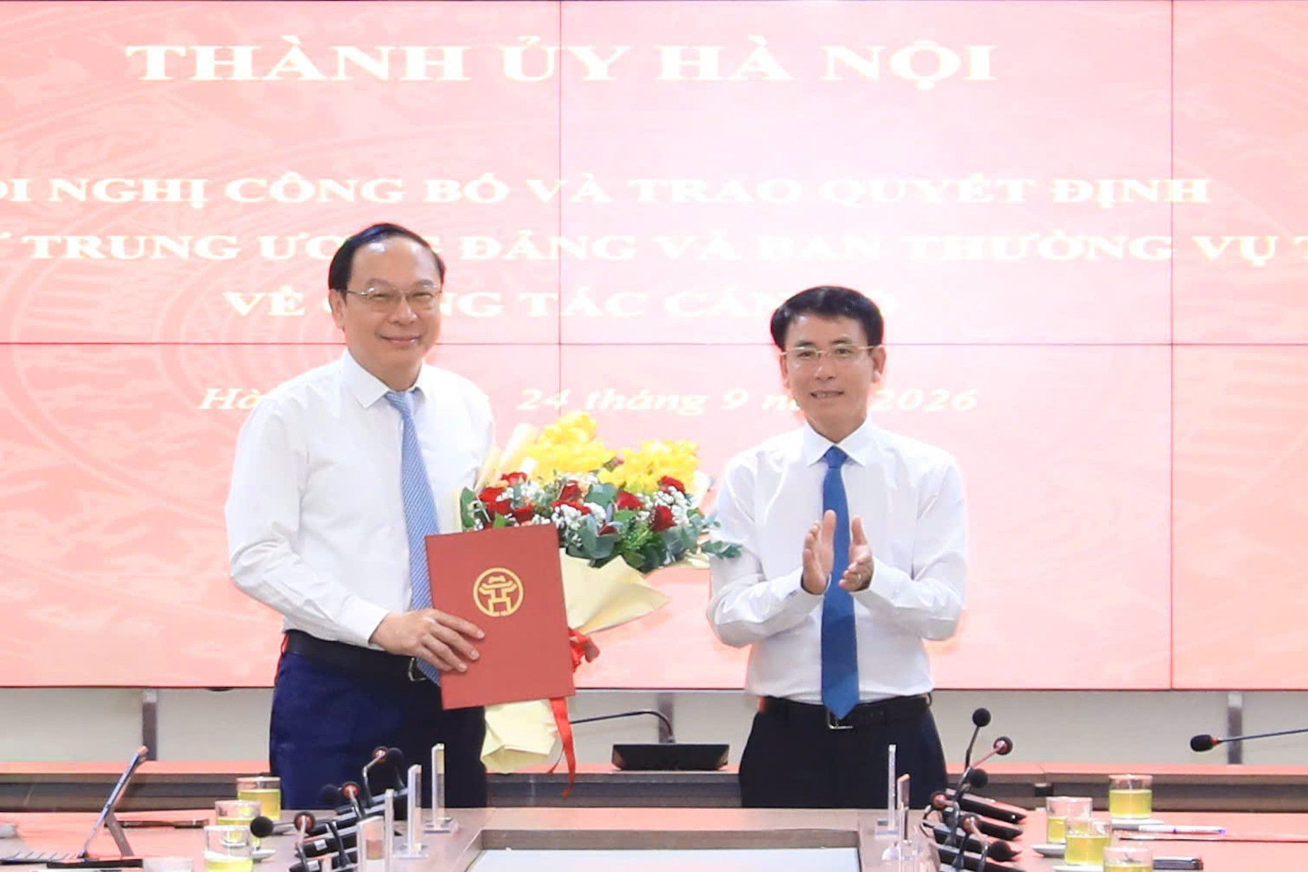 Thứ trưởng Bộ Nông nghiệp và Môi trường làm Trợ lý Bí thư Hà Nội