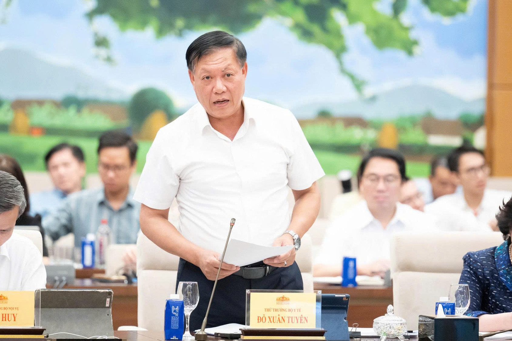 Thứ trưởng Bộ Y tế Đỗ Xuân Tuyên