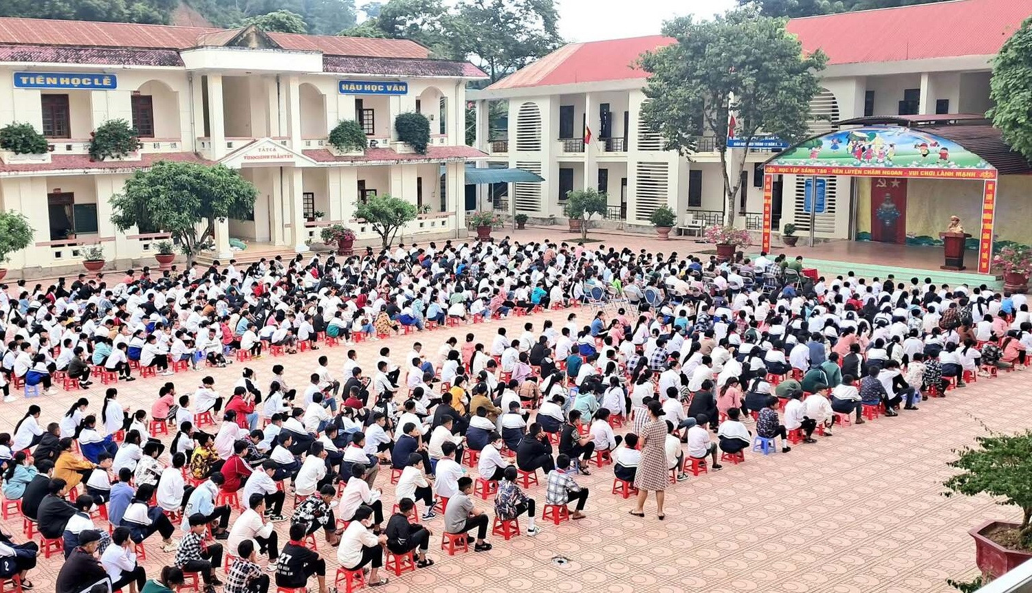 Trường Võ Nguyên Giáp.jpg