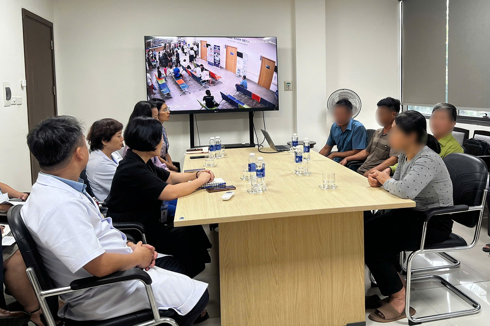 Vụ cô gái mang thai giả: Gặp gia đình 6 người bị khởi tố, bệnh viện ứng xử bất ngờ