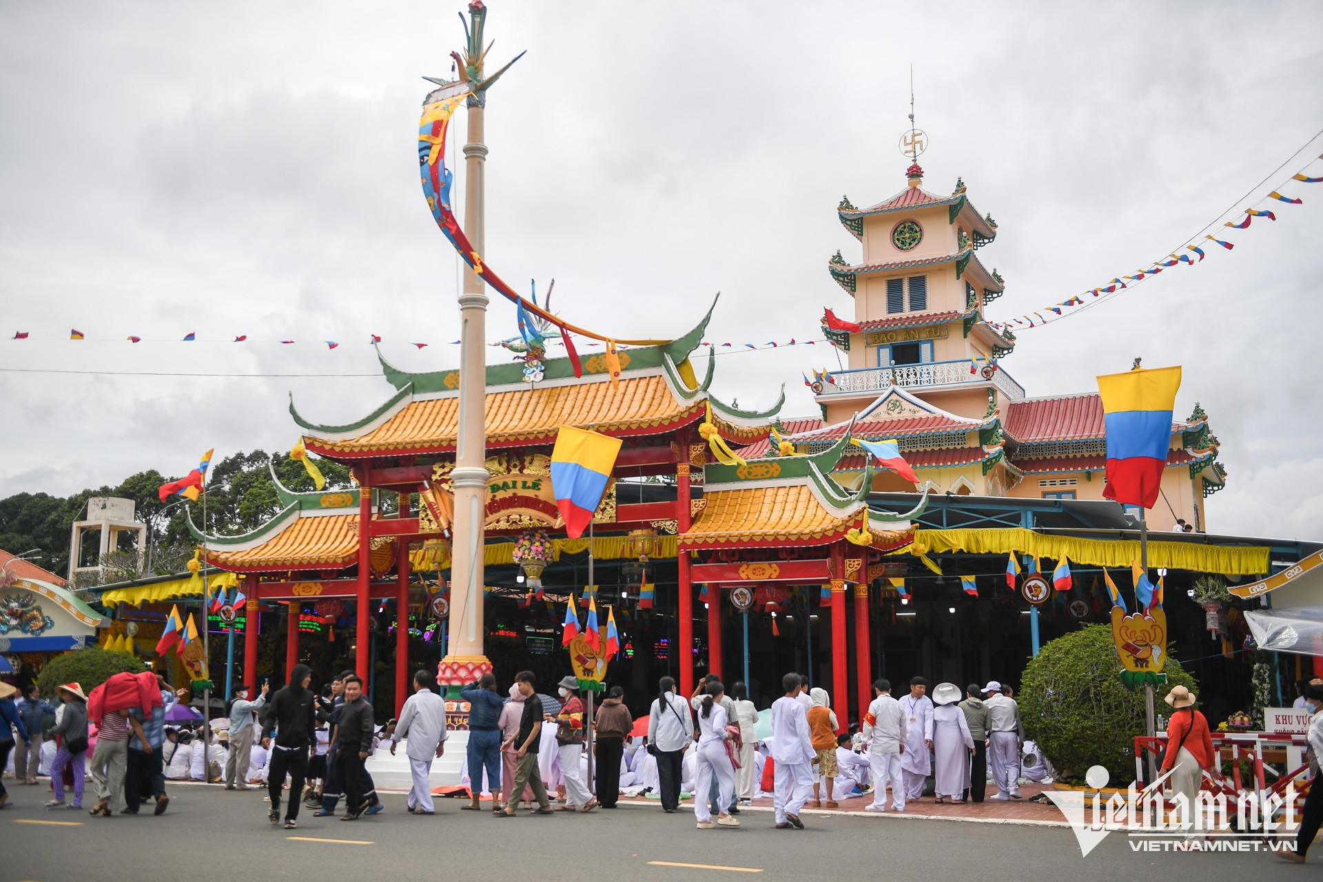 W-Cao đài Tây Ninh  Nguyễn Huế 25.jpg