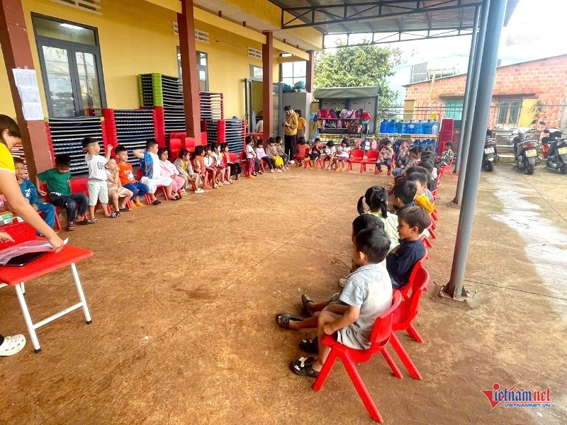 W-Học tại nhà văn hóa thôn 3.jpg