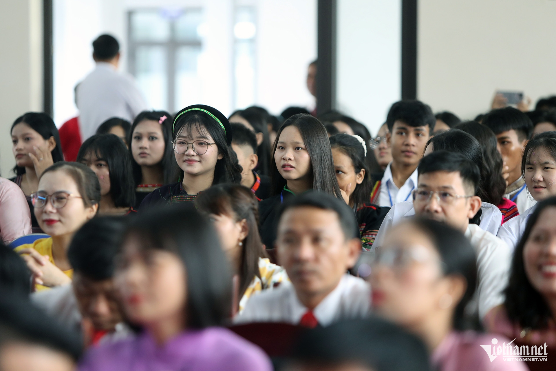 https://static-images.vnncdn.net/vps_images_publish/000001/000003/2026/9/24/w-khai-giang-img-7985-1744.jpg