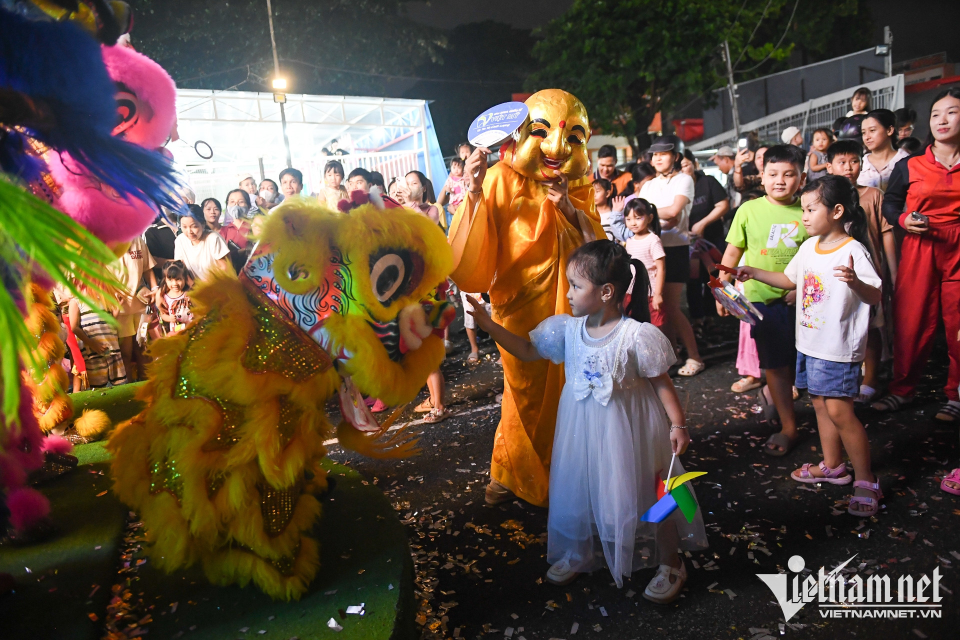 https://static-images.vnncdn.net/vps_images_publish/000001/000003/2026/9/24/w-trung-thu-nguyen-hue-16-3051.jpg