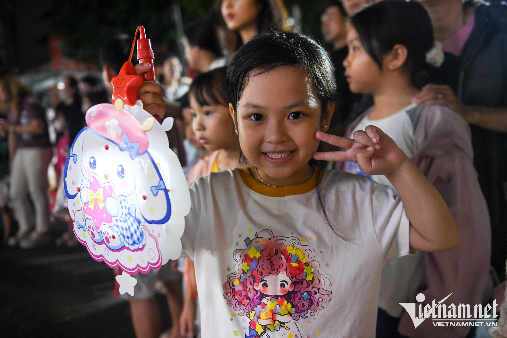 https://static-images.vnncdn.net/vps_images_publish/000001/000003/2026/9/24/w-trung-thu-nguyen-hue-5-3052.jpg