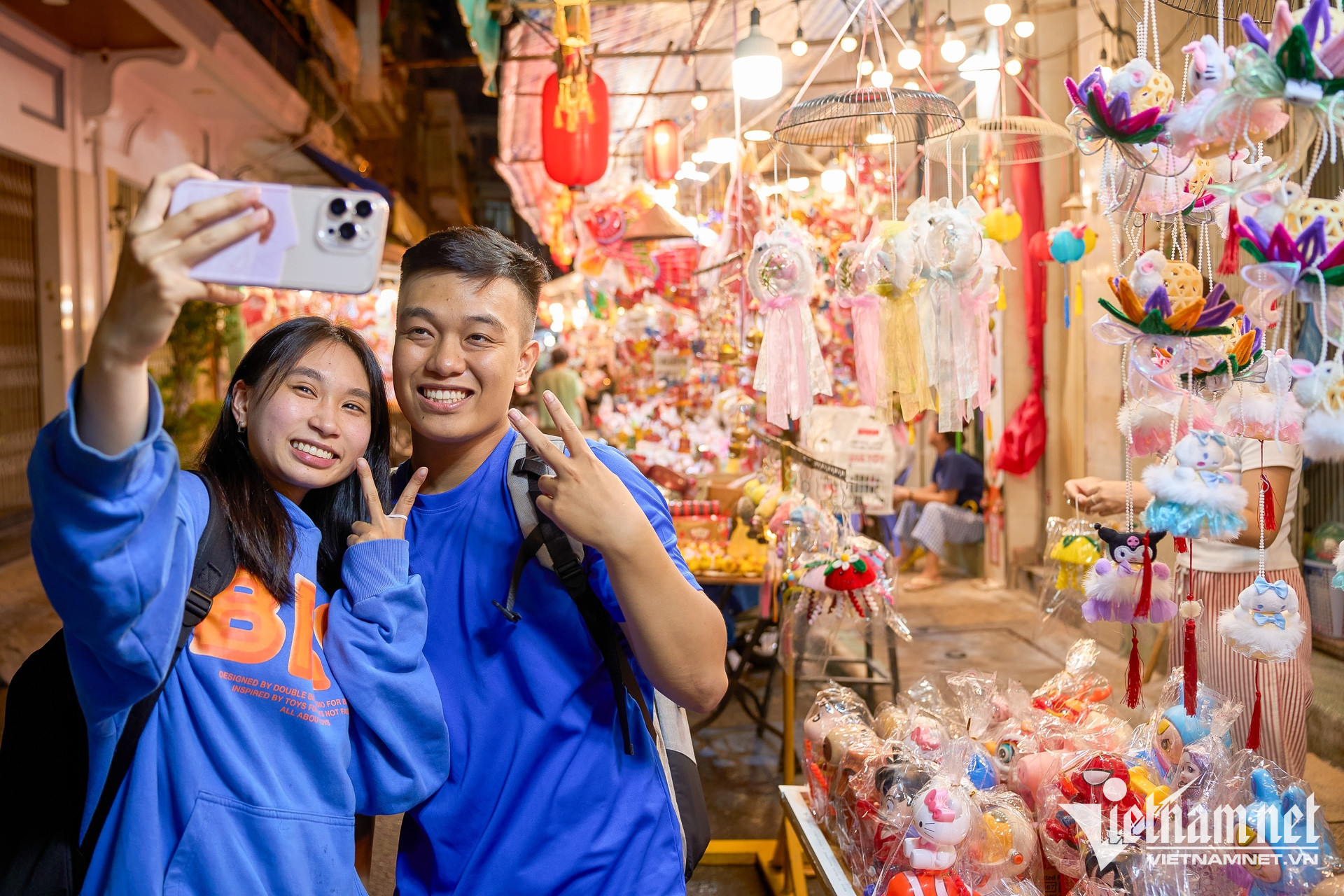 https://static-images.vnncdn.net/vps_images_publish/000001/000003/2026/9/24/w-trung-thu-tuan-hung-3058.jpg