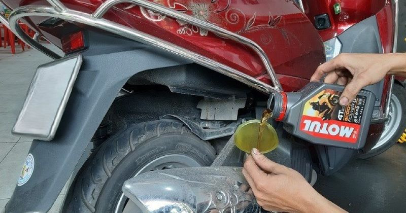 xe Honda Lead moi mua chay bao nhieu km thi nen thay lop.jpg