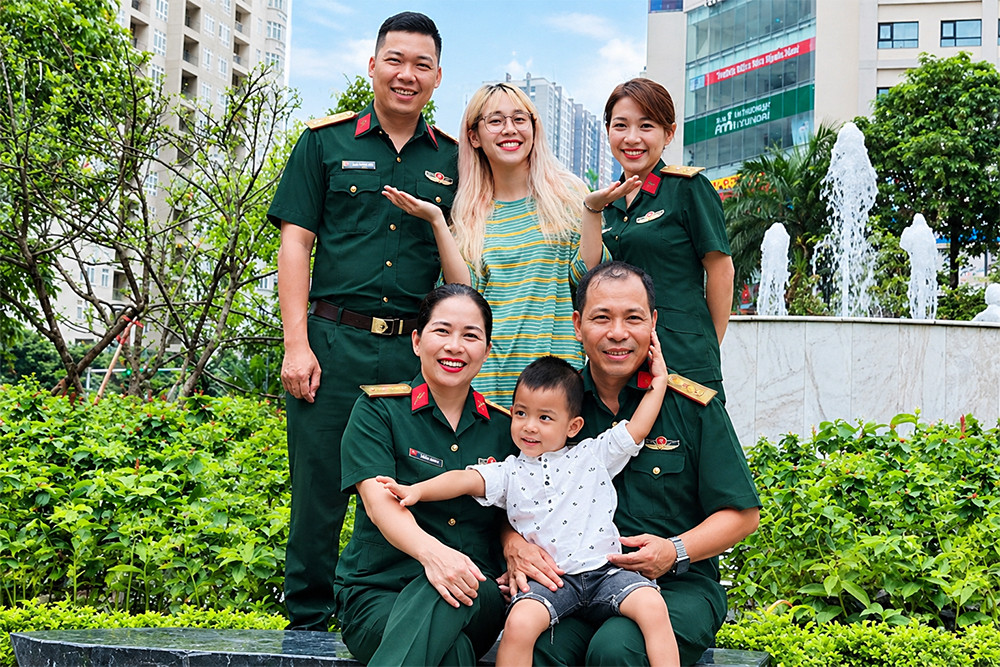 03 Hau Hoang.jpg