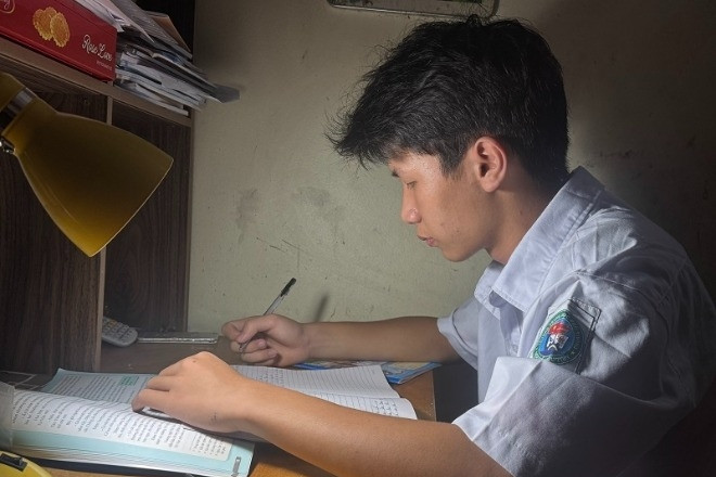 Cậu học trò mồ côi mẹ nuôi ước mơ thi đỗ vào trường quân đội