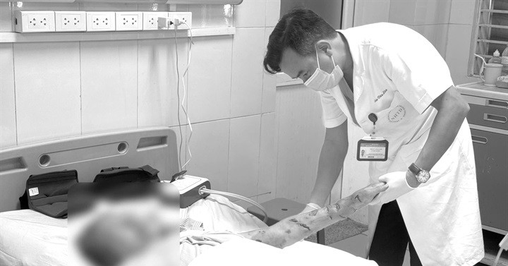 Chó nhà tấn công người đàn ông nằm liệt giường