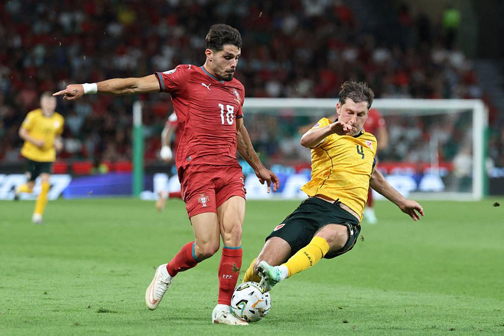 editorial_uefa_com fbl eur nations por wal (4).jpg
