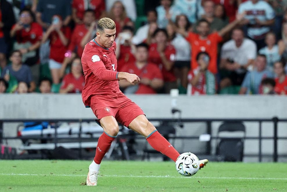 Ronaldo kém duyên, Bồ Đào Nha thắng sít sao Xứ Wales