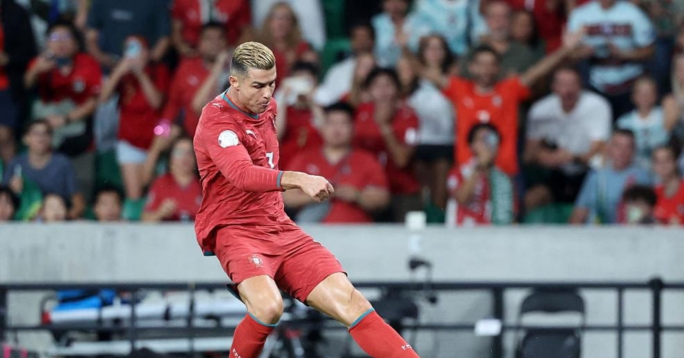 Ronaldo kém duyên, Bồ Đào Nha thắng sít sao Xứ Wales
