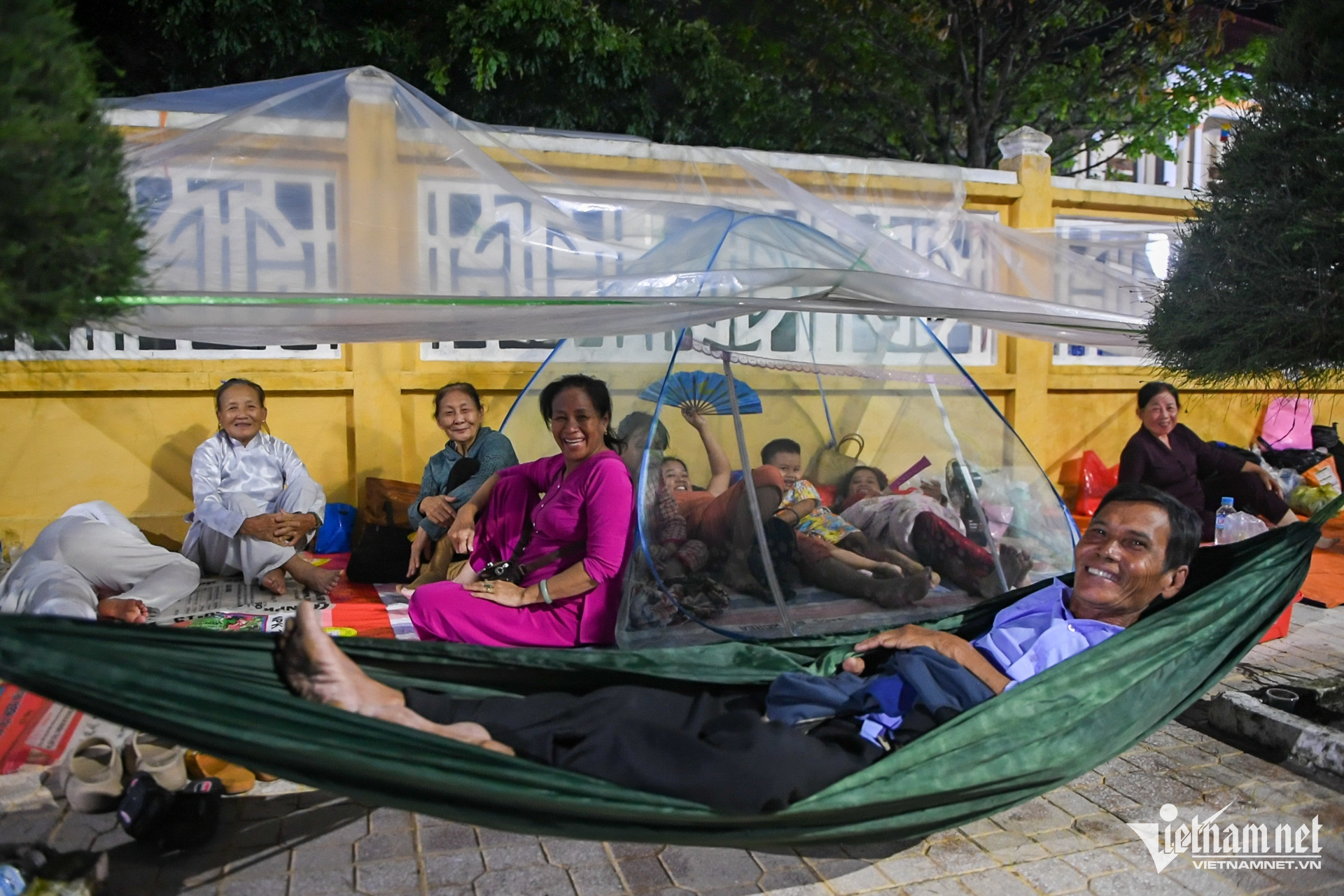 W-cao đài   diêu trì cung Tây Ninh   Nguyễn Huế 19.jpg