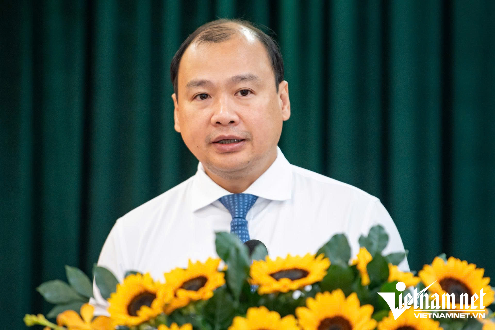 W-hội thảo khoa học.jpg