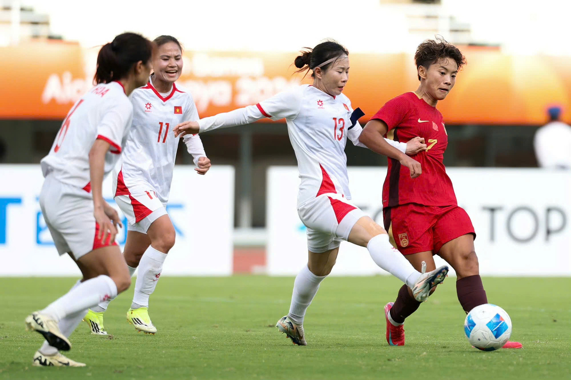 Xác định 2 cặp đấu vòng bán kết bóng đá nữ Asiad 2026
