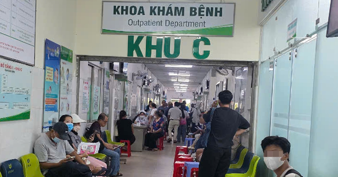 Bệnh nhân BHYT ngơ ngác vì còn thời gian nhưng đã hết số khám