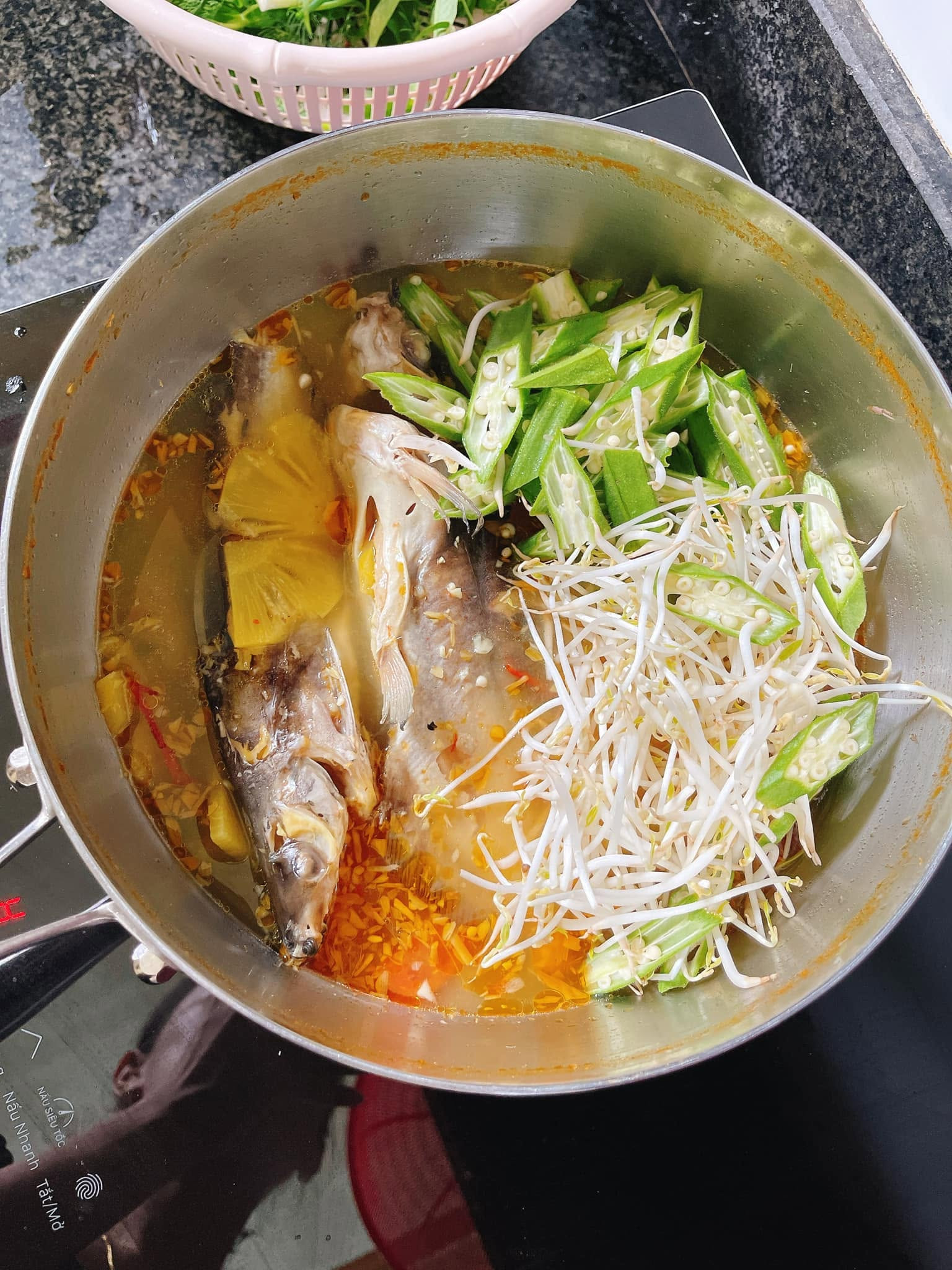 https://static-images.vnncdn.net/vps_images_publish/000001/000003/2026/9/26/ca-nganh-thuy-duong-1250.jpg