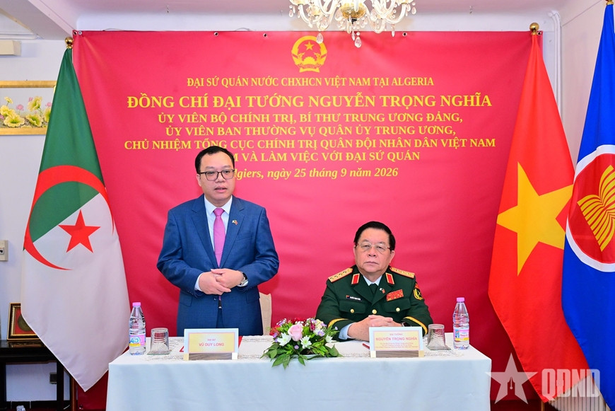 Đại tướng Nguyễn Trọng Nghĩa thăm Đại sứ quán Việt Nam tại Algeria