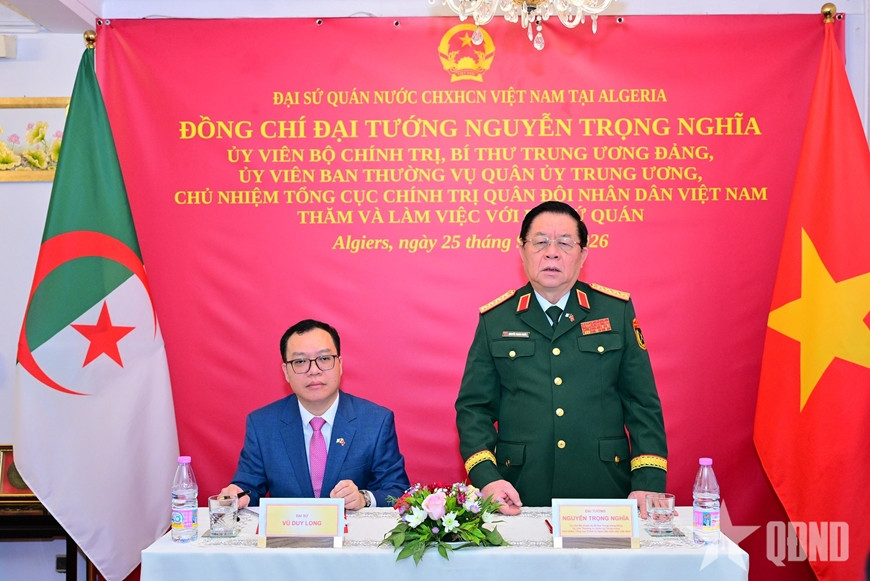 Đại tướng Nguyễn Trọng Nghĩa thăm Đại sứ quán Việt Nam tại Algeria