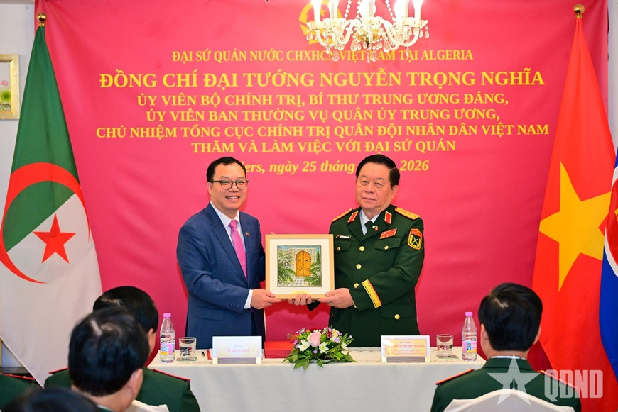 Đại tướng Nguyễn Trọng Nghĩa thăm Đại sứ quán Việt Nam tại Algeria